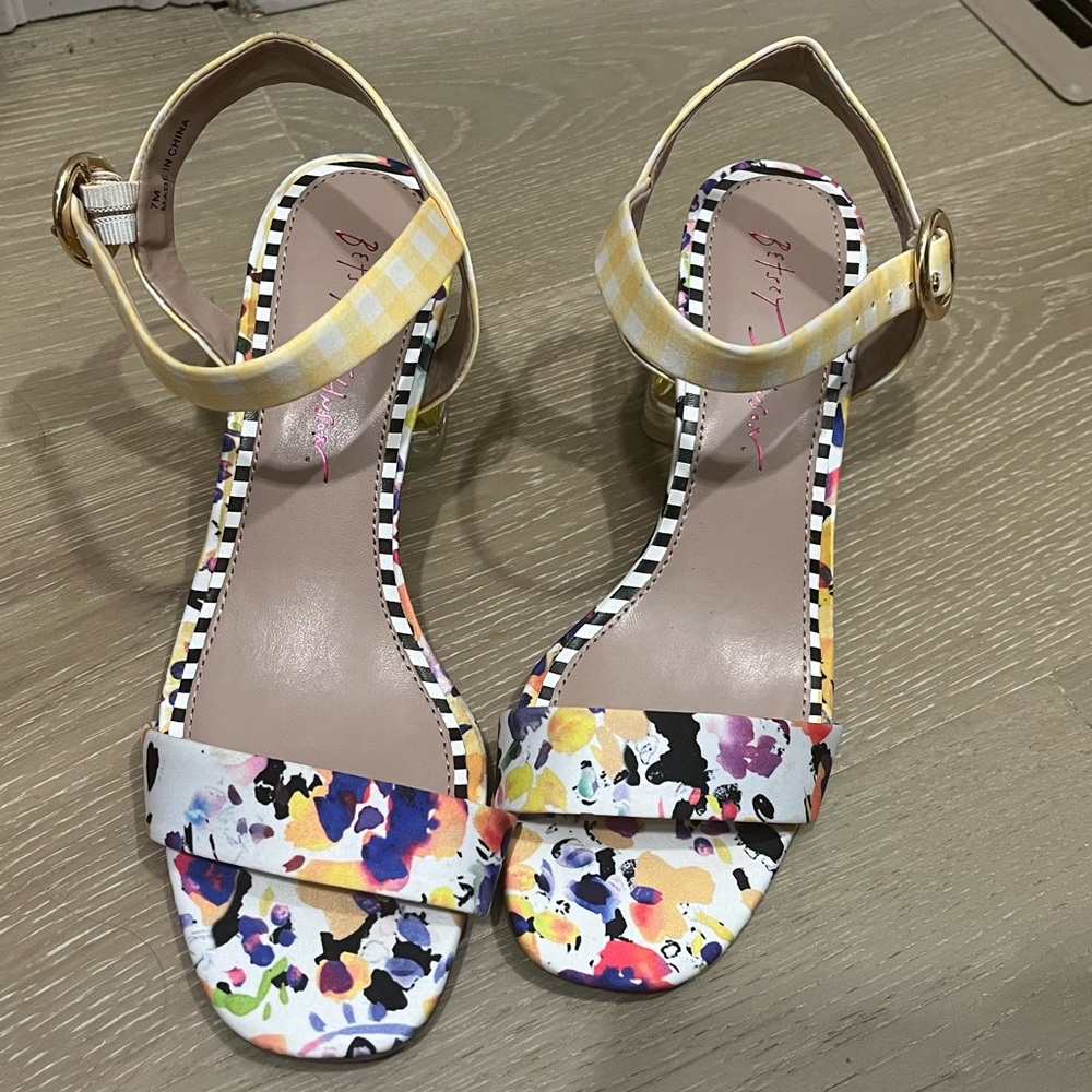 Betsey Johnson Livvie Floral Transparent Block Heel